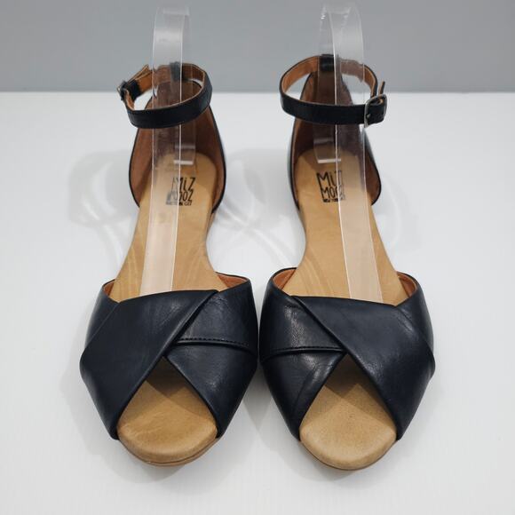 NEW Miz Mooz Kendria Sandal Womens EU 41 Black Leather Ankle Strap Open Toe Flat - Picture 4 of 13